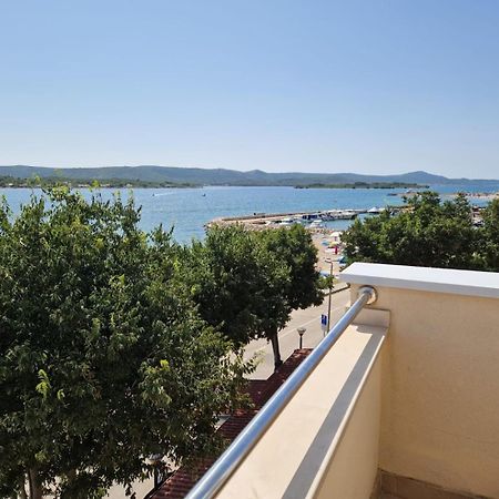 Seaside Apartments Турань Экстерьер фото