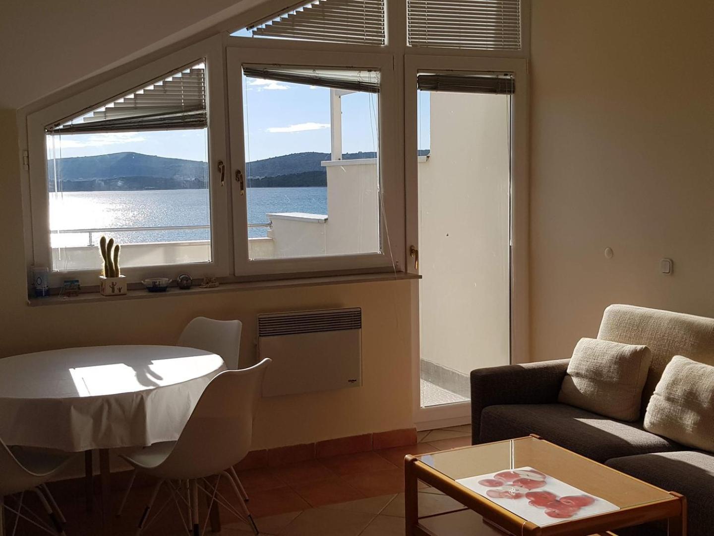 Seaside Apartments Турань Экстерьер фото